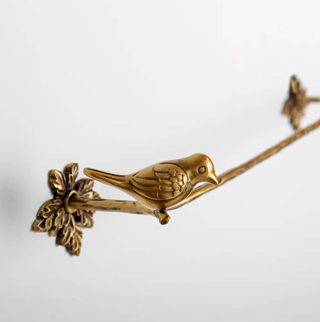 Brass bird towel rack and toilet paper holder, decorative home decor.