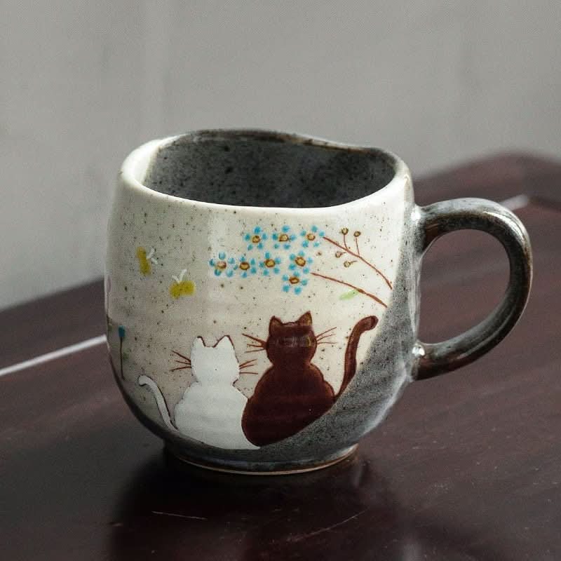 Japanese Kutani-yaki stoneware mug with cats & blue flowers, 8.45oz capacity.