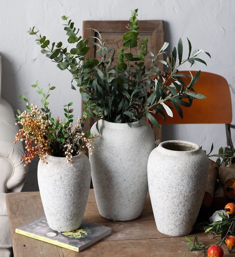 White Rounded Clay Pot Dried Flower Ceramic Vase With Rough Texture - -