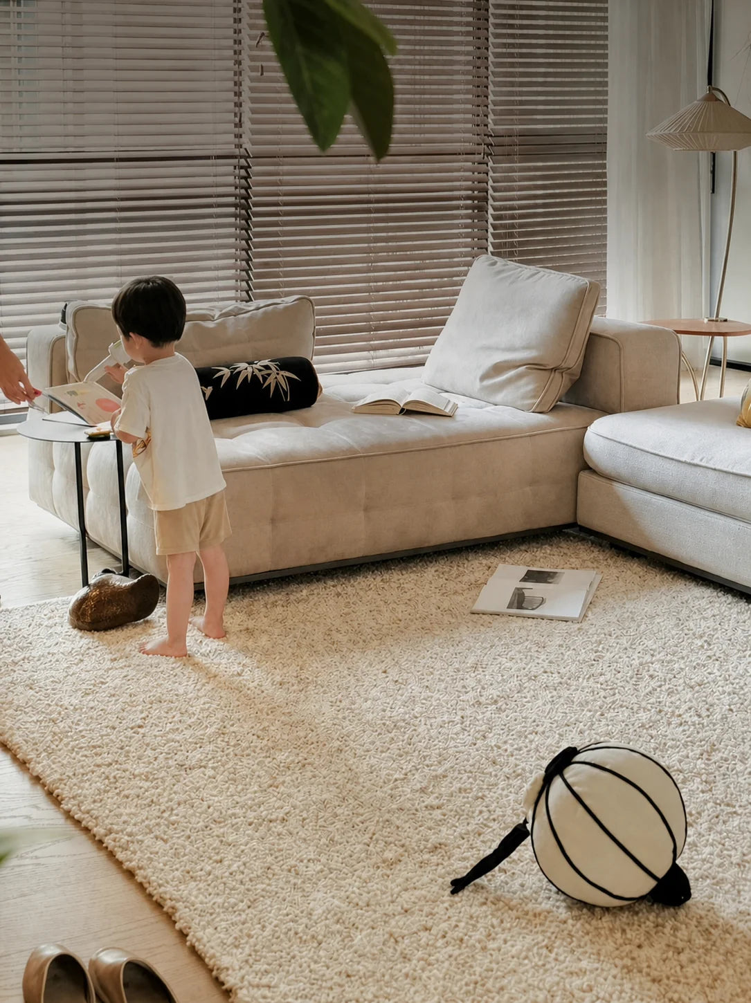 100% Hand-Woven Fluffy Beige Rug — quality and family-use lifestyle photo, original Chinese promotional text removed