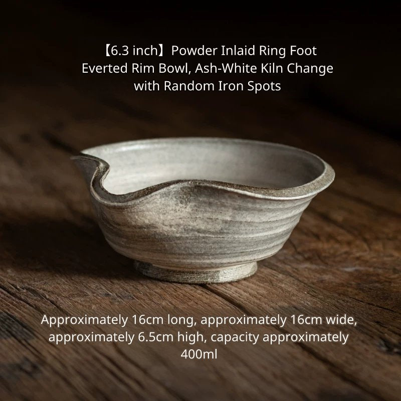Front view of a large, rustic grey ceramic tea bowl with a wide spout, detailing size information in Chinese text.