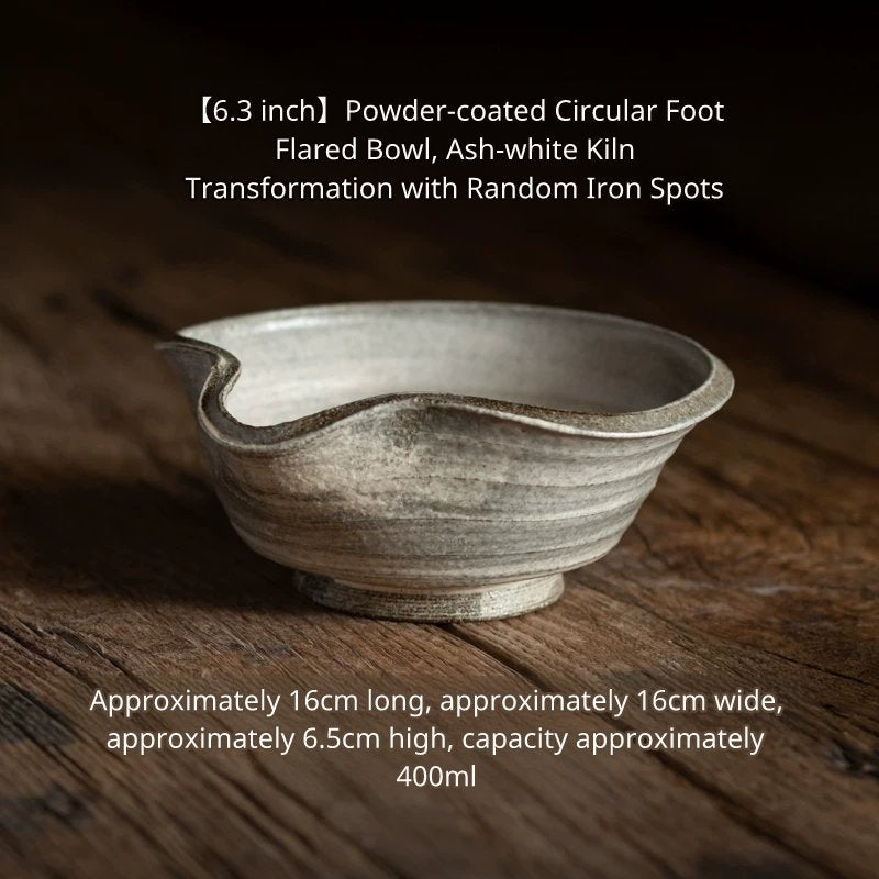 Product shot of a wide, shallow, handmade ceramic bowl with a spout, showing dimensions in Chinese text.