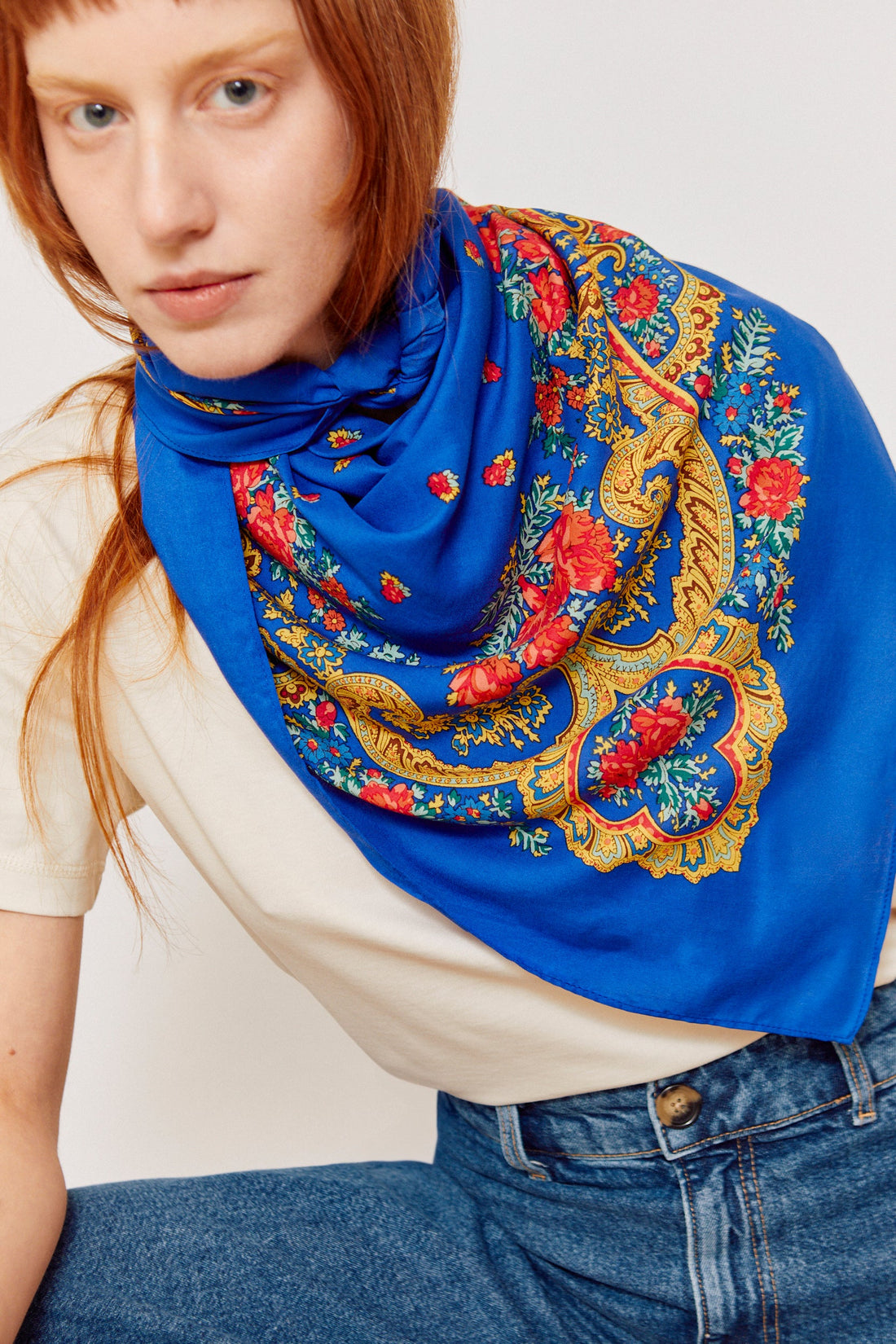 Portuguese Blue Chain Scarf