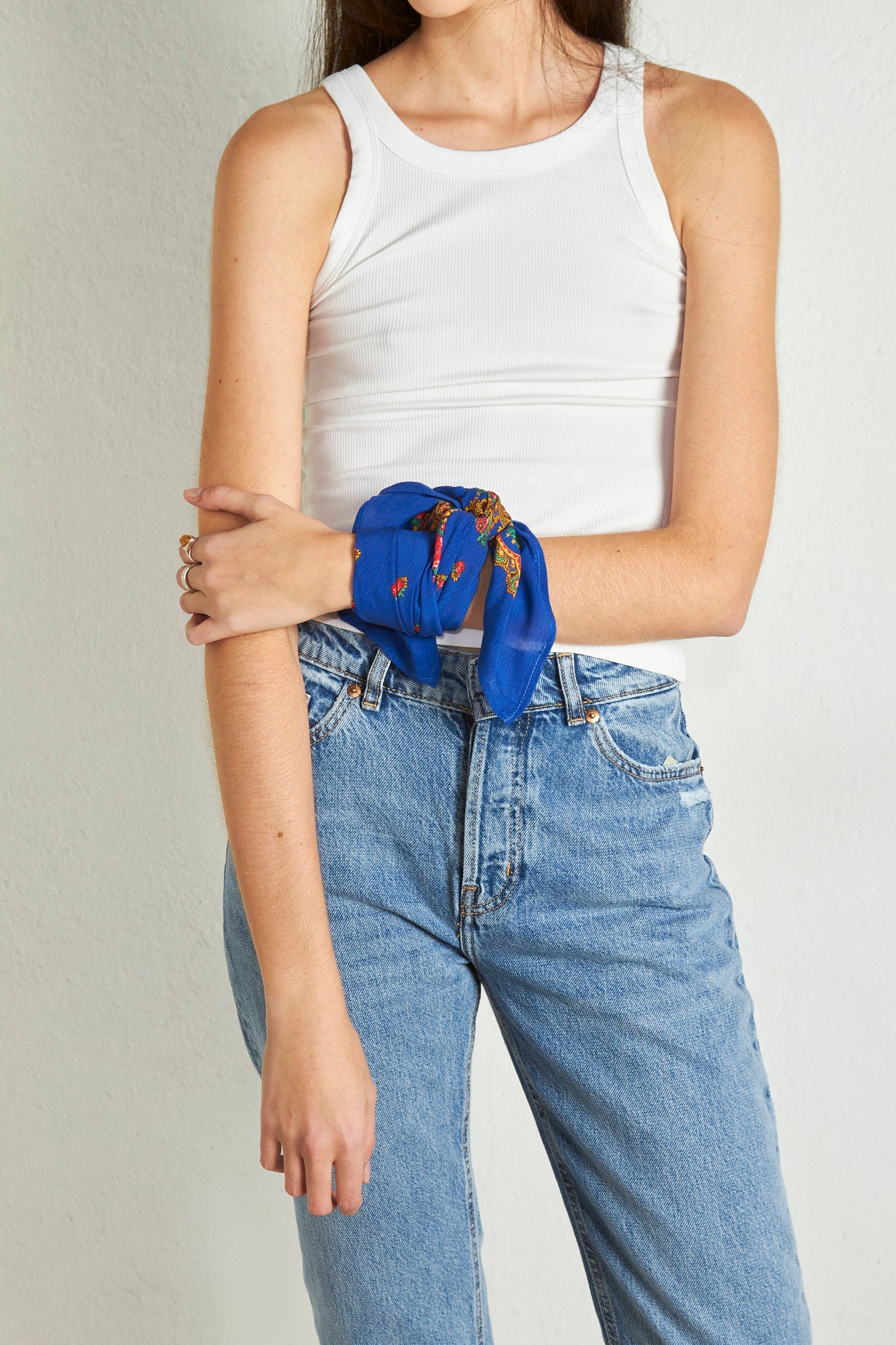 Portuguese Blue Chain Scarf