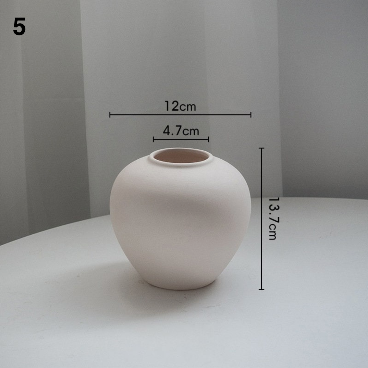 Matte beige Ceramic Vase Small Flower Vase, minimalist decorative vase for floral arrangements.