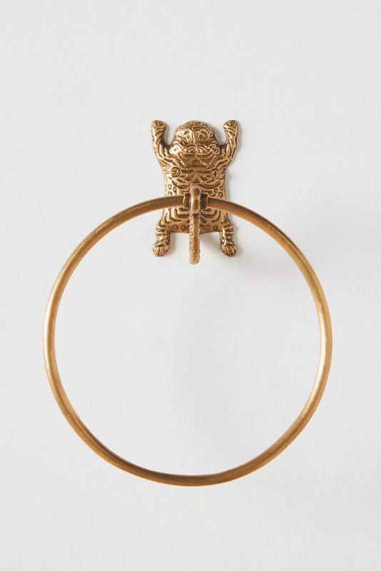 Gold tiger-inspired towel ring for bathroom decor, part of the accessories set.