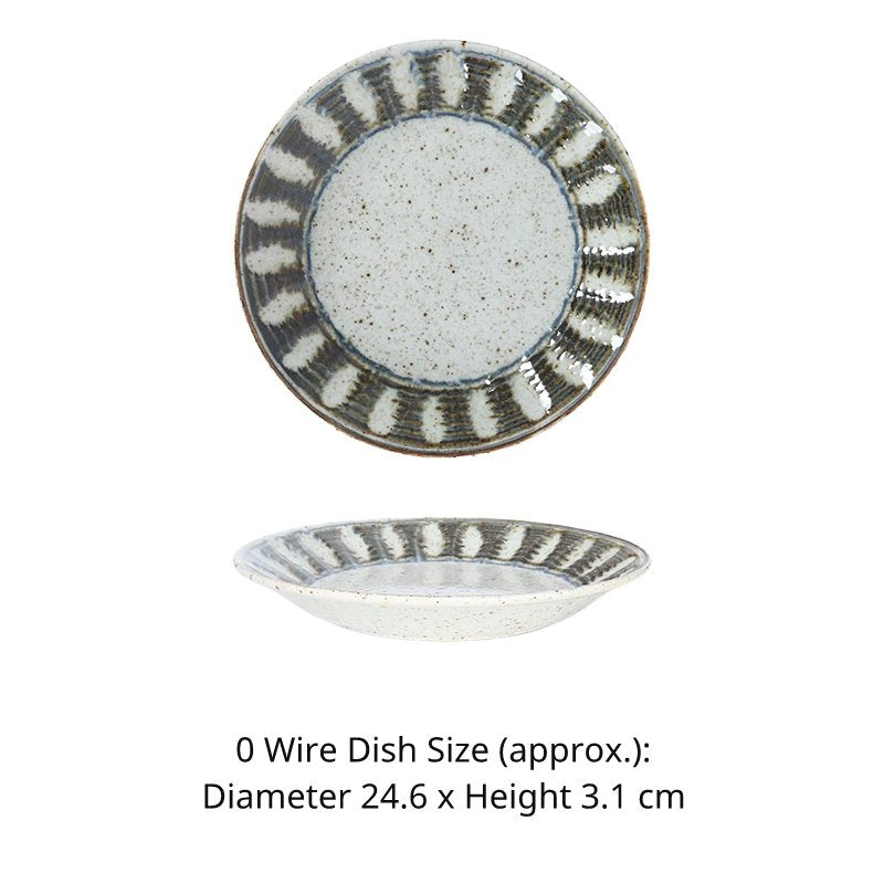 Overhead and side view of the Sen-Suji 8.0 plate (24.6cm) with a lightly textured rim and speckled surface.