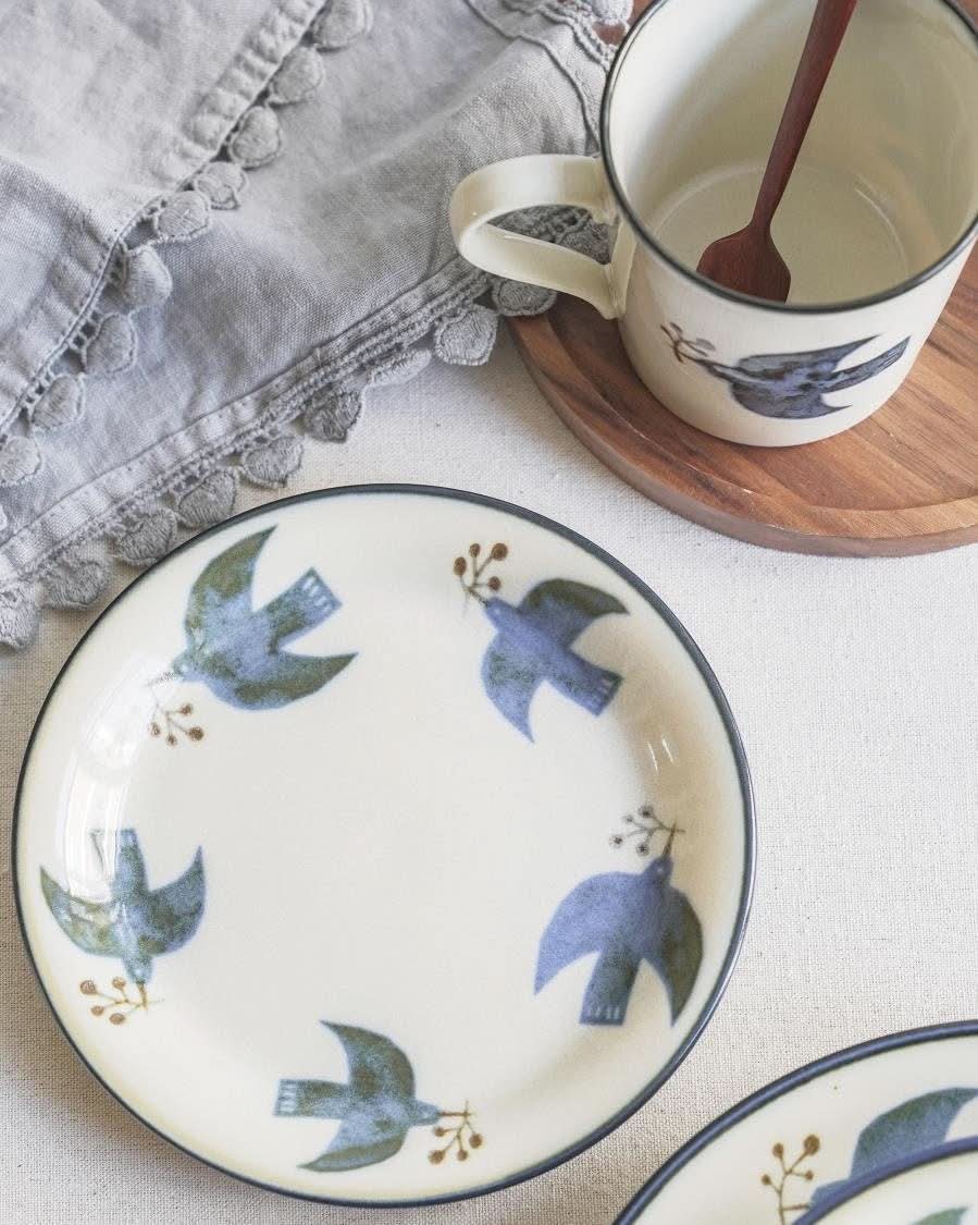 Bird Handpainted Mino Yaki Pottery Mug with blue bird design on cream ceramic, 10.14oz.