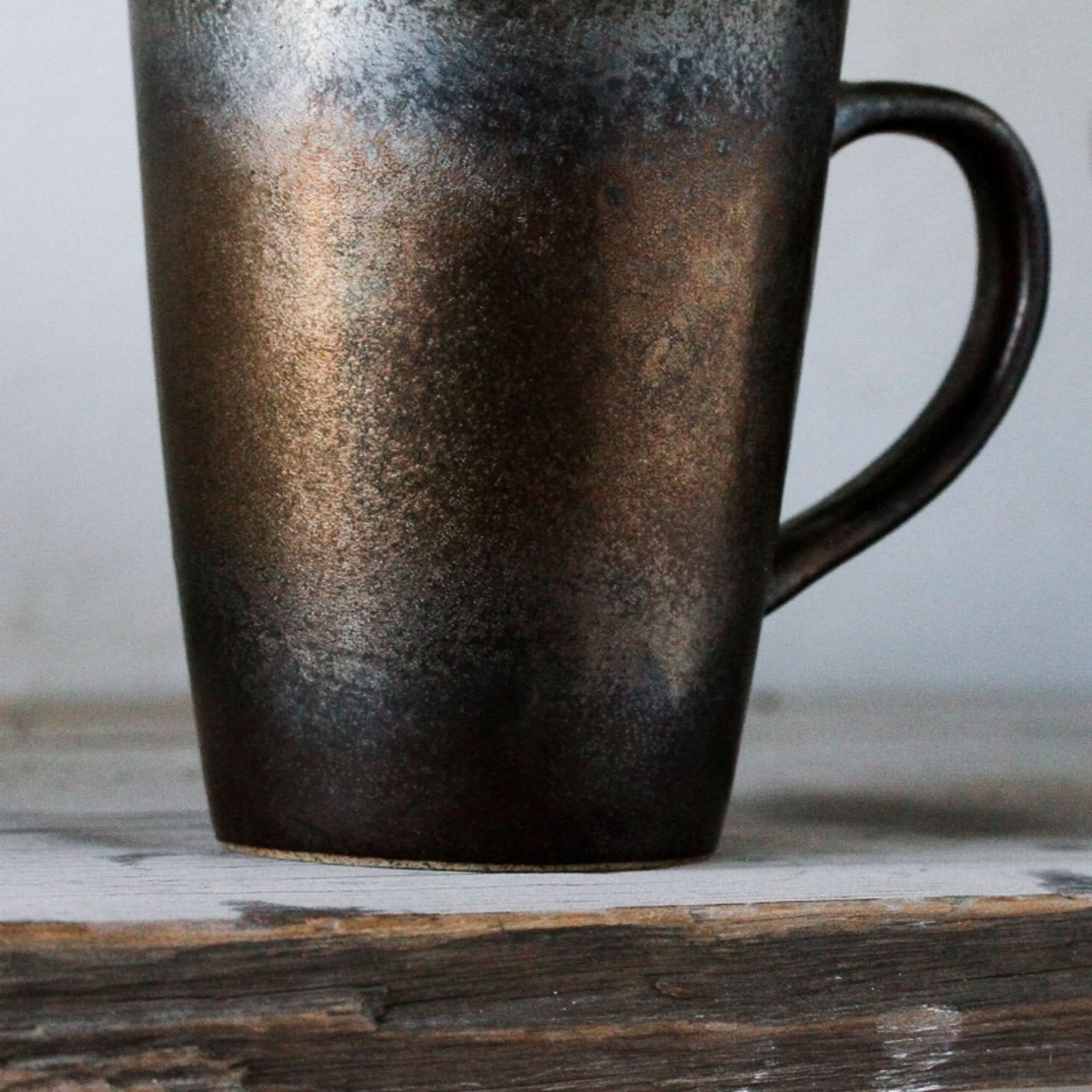 Handmade pottery mug, 13.5oz large coffee mug, metallic glaze, retro Japanese pottery.
