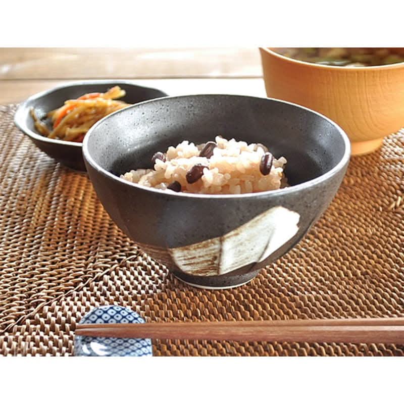 Japan Imported Mino-Yaki ceramic bowl with rice, part of a household tableware set.