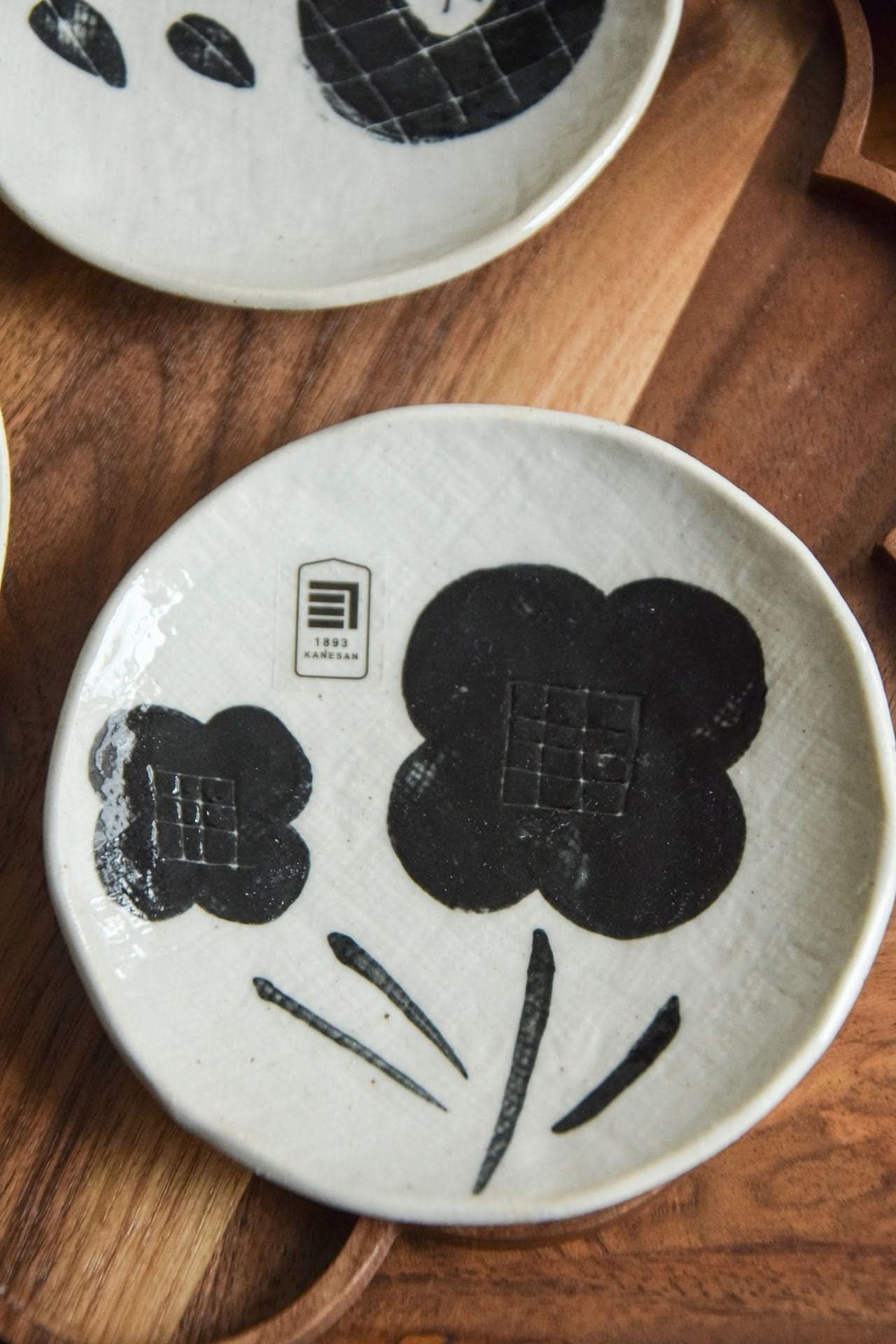 Seto Yaki Slimline Flower Small Plate: handmade black & white Japanese ceramic with floral design.